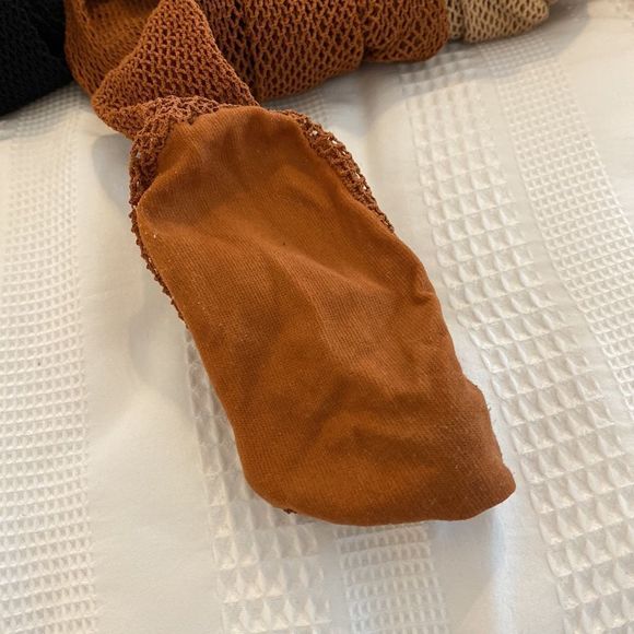 Capezio Adult Professional Seamless Fishnet Tights Sz S/M -  4 pair - Picture 4 of 4